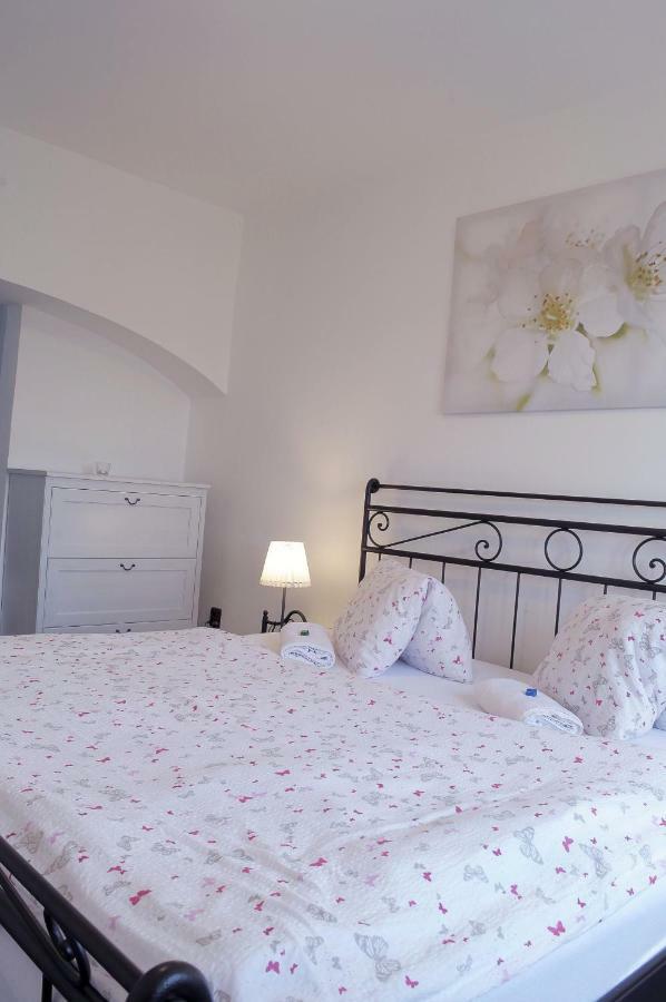 Apartmany V Podzamci Ii. Mělník Exterior foto